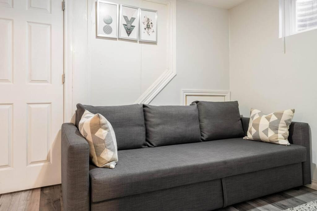 Apartmán Cozy Nest Basement Unit Hamilton Exteriér fotografie