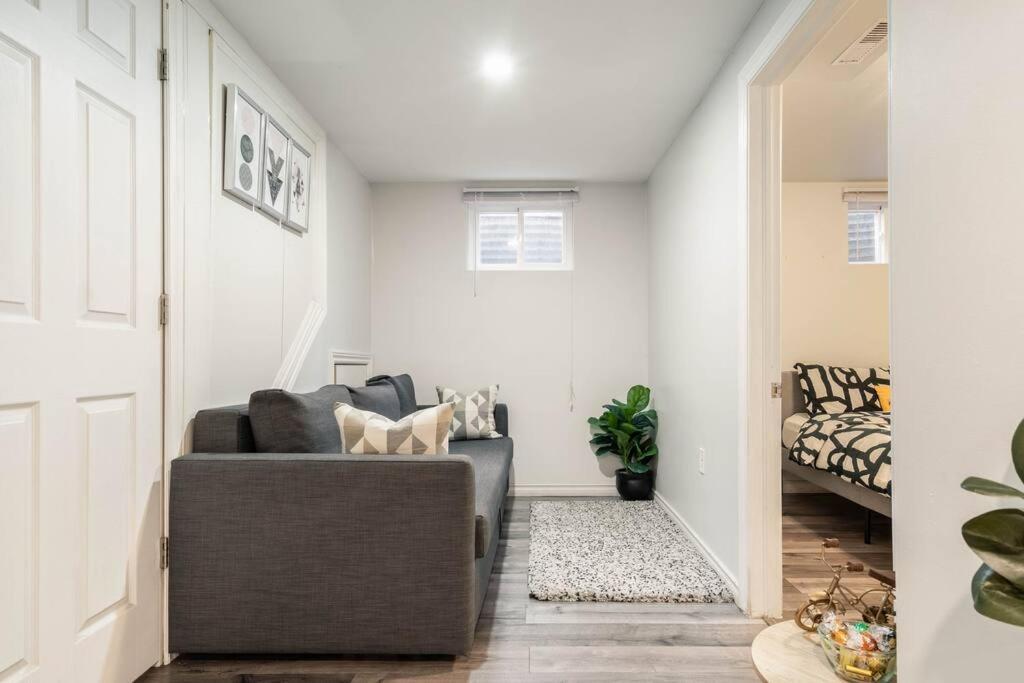 Apartmán Cozy Nest Basement Unit Hamilton Exteriér fotografie