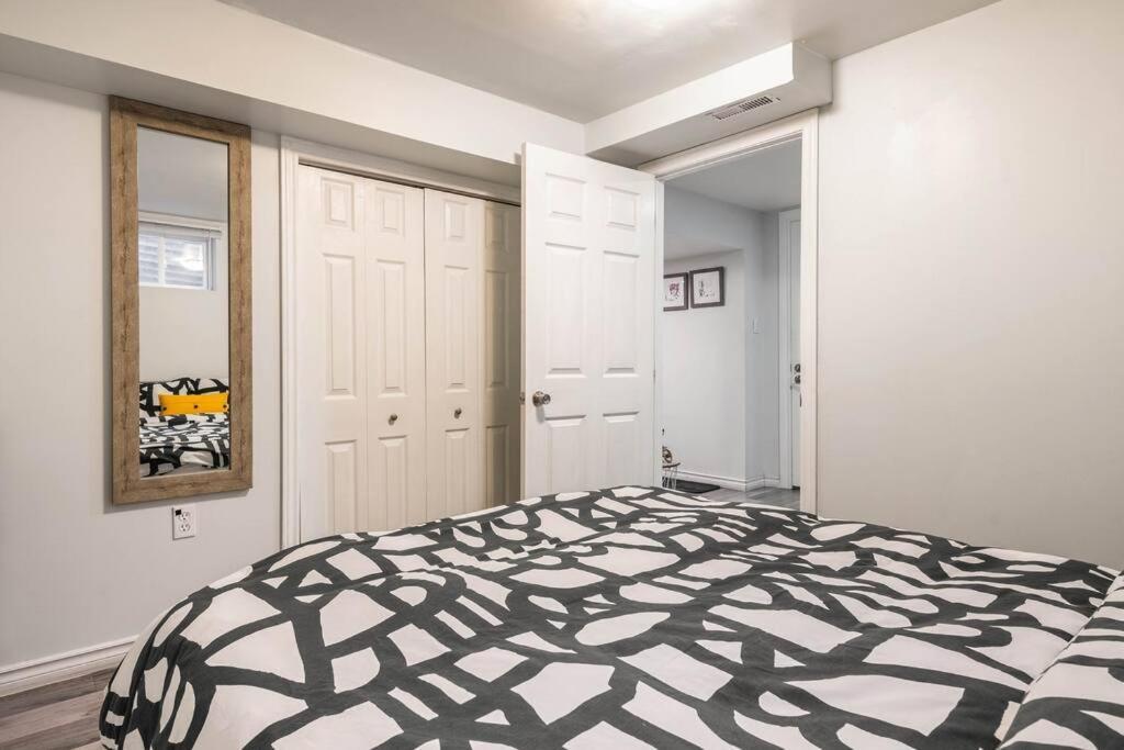 Apartmán Cozy Nest Basement Unit Hamilton Exteriér fotografie