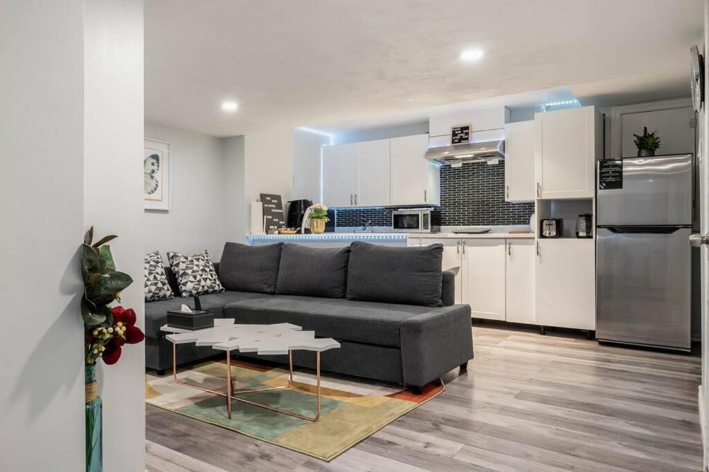 Apartmán Cozy Nest Basement Unit Hamilton Exteriér fotografie