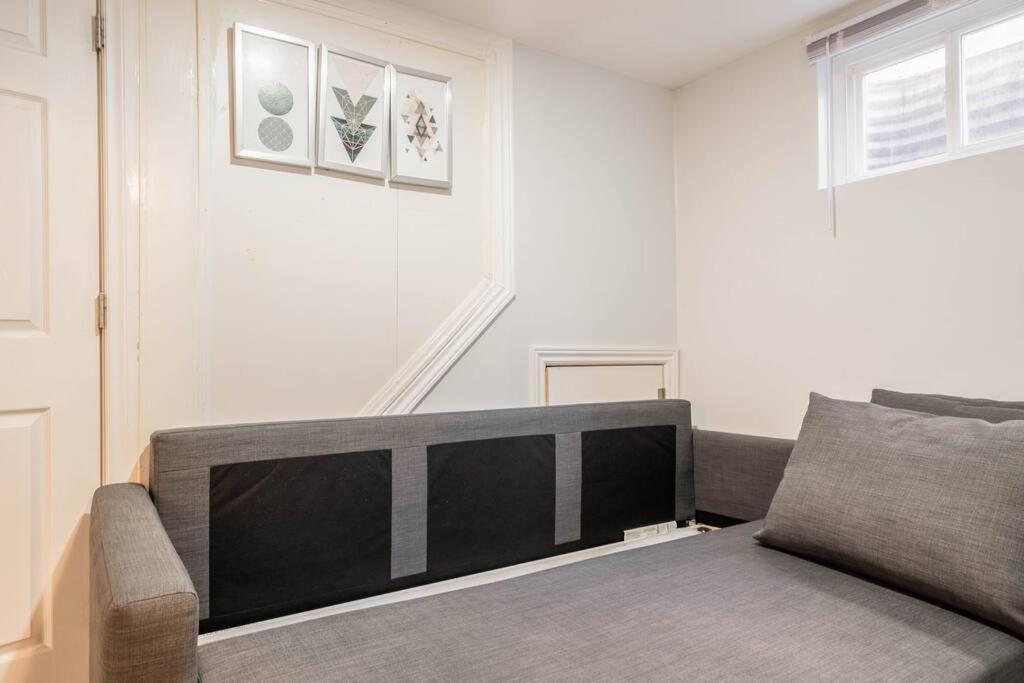 Apartmán Cozy Nest Basement Unit Hamilton Exteriér fotografie