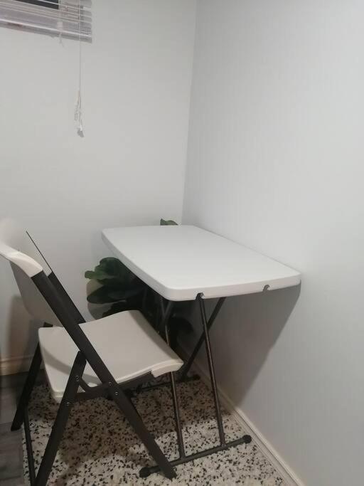 Apartmán Cozy Nest Basement Unit Hamilton Exteriér fotografie