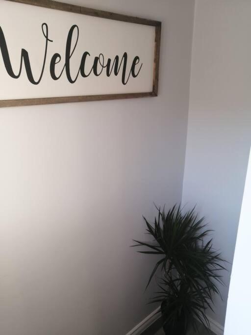 Apartmán Cozy Nest Basement Unit Hamilton Exteriér fotografie
