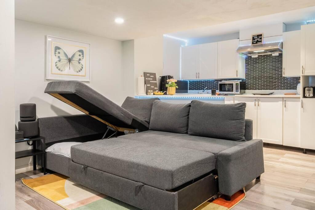 Apartmán Cozy Nest Basement Unit Hamilton Exteriér fotografie